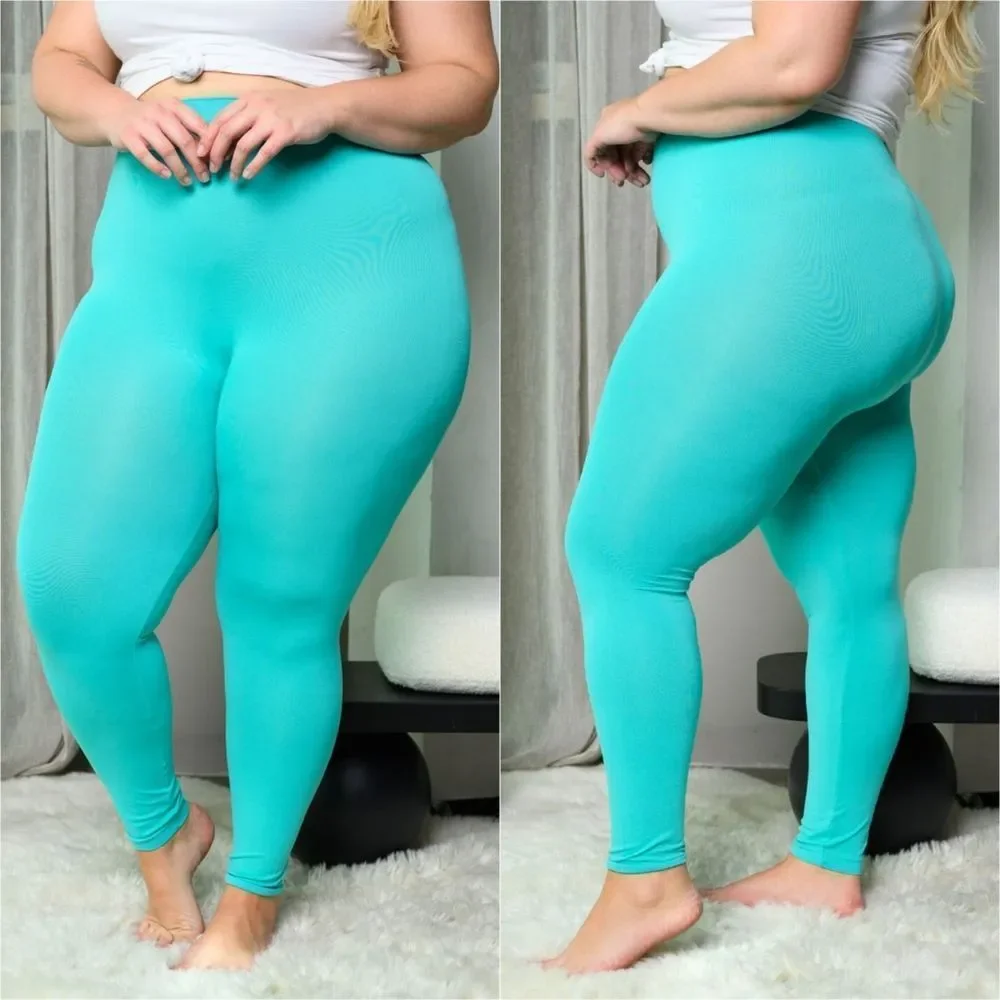 Plus Size Turquoise Leggings